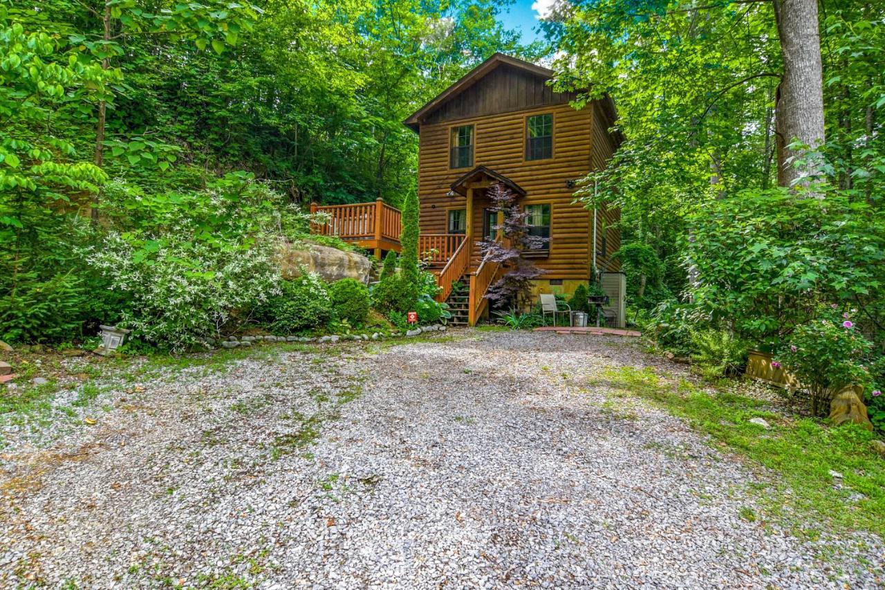 Permanent Vacation-Private Honeymoon Cabin With Hot Tub Севьервилл Экстерьер фото