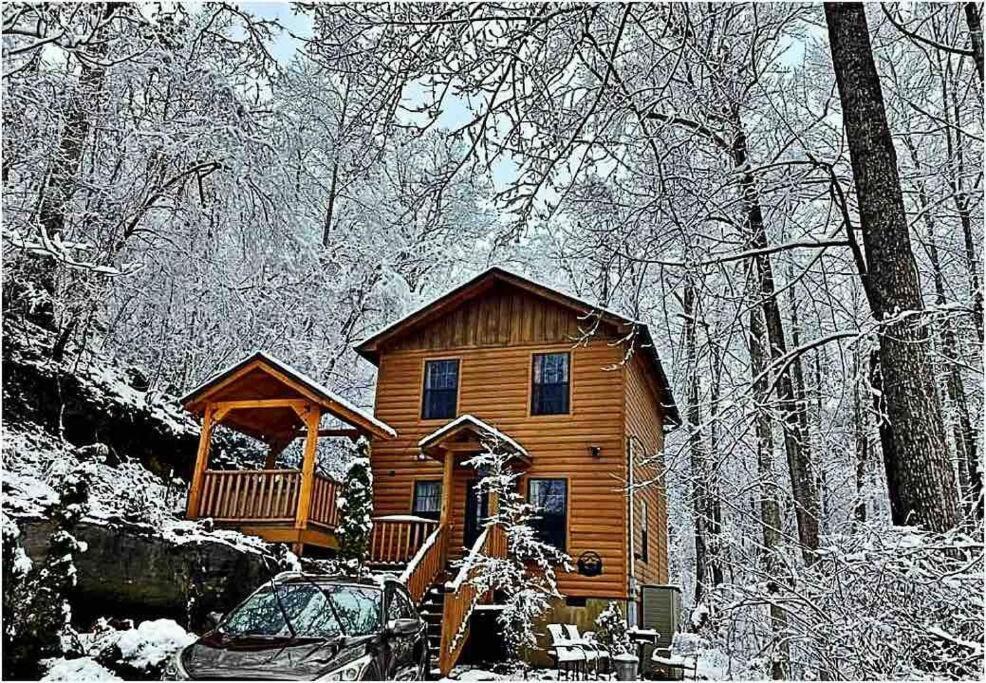 Permanent Vacation-Private Honeymoon Cabin With Hot Tub Севьервилл Экстерьер фото