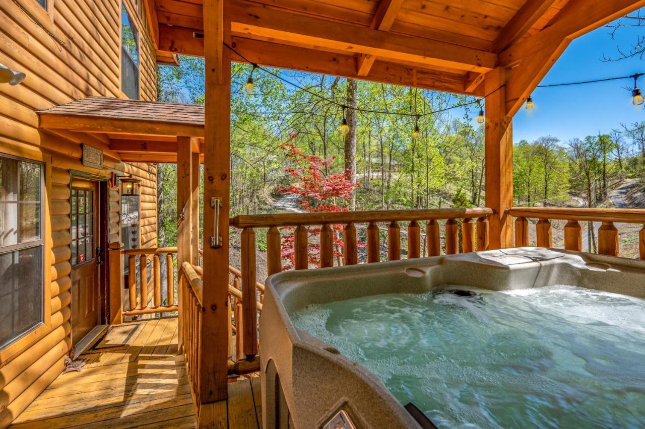 Permanent Vacation-Private Honeymoon Cabin With Hot Tub Севьервилл Экстерьер фото